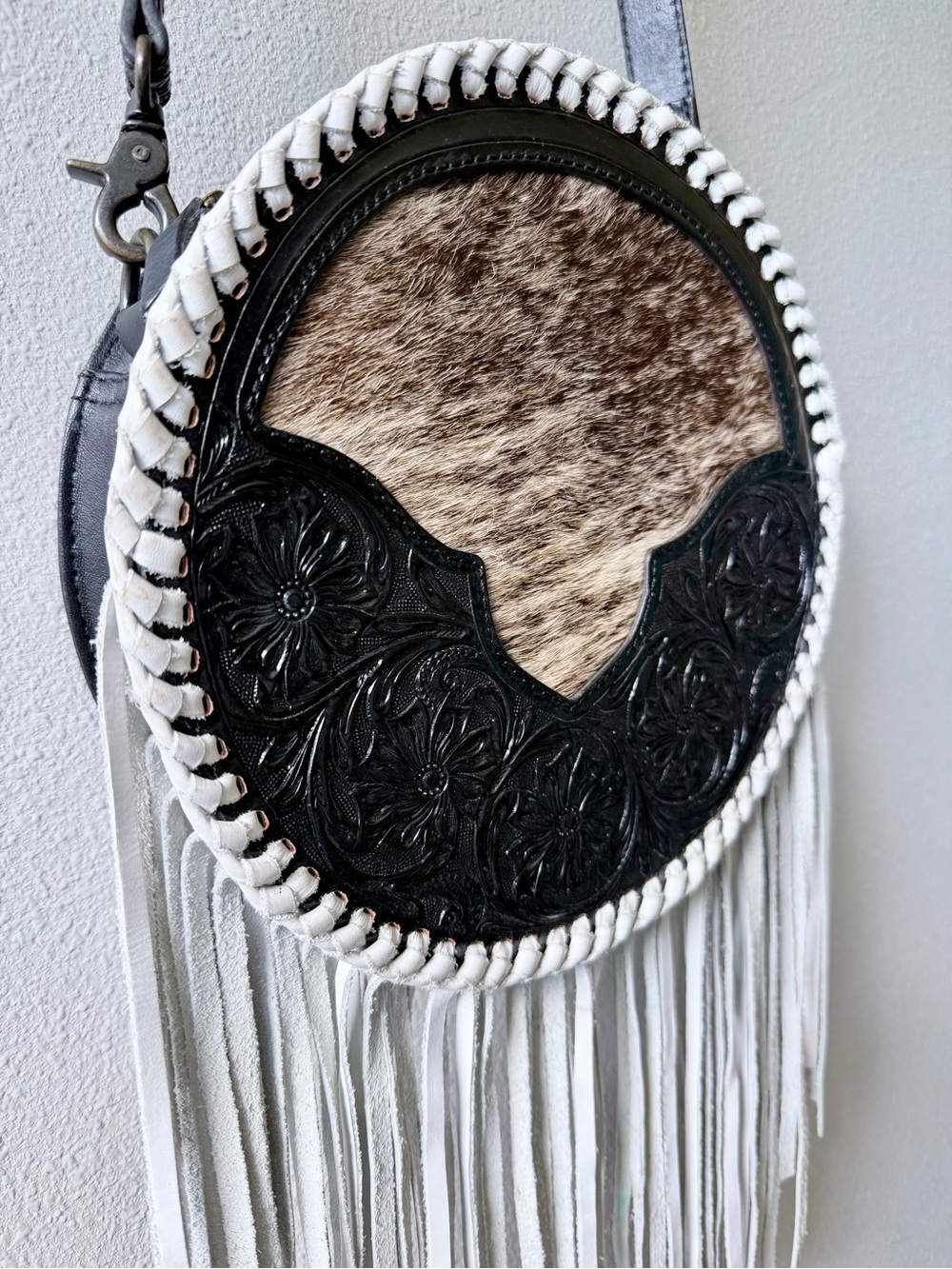Leather Belles Cowhide Tooled Leather Round Canteen Fringe Festival Western Bag - Picture 4 of 9